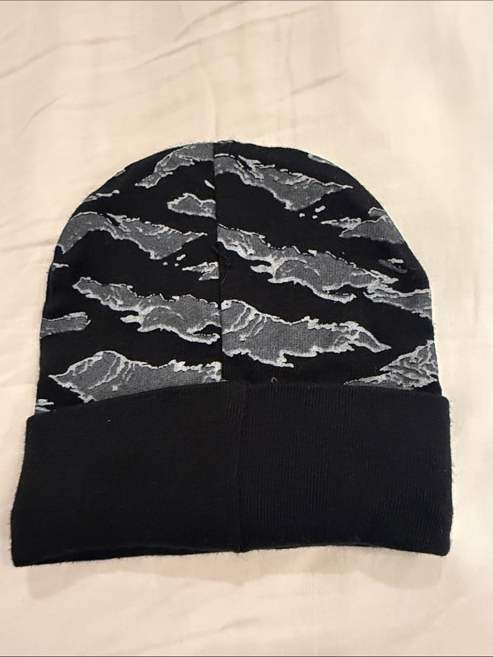 NWOT Jordan Black Beanie with Gray Camo Pattern 0-6 months newborn - Picture 2 of 3